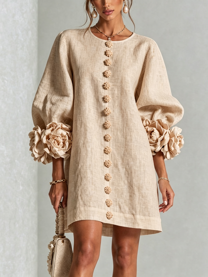 Alba | Vestido mini blanco con botones, estampado y puños florales.