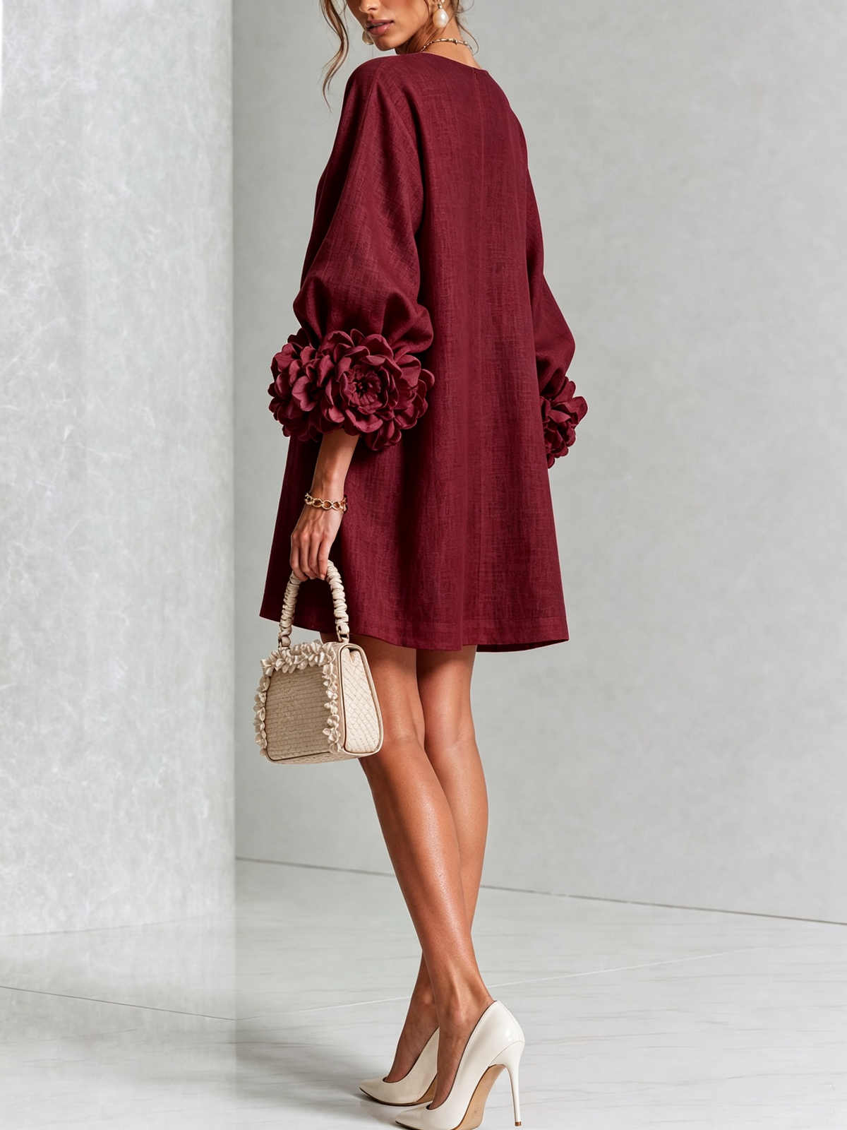 Alba | Vestido mini blanco con botones, estampado y puños florales.