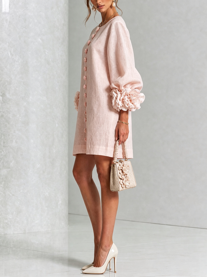 Alba | Vestido mini blanco con botones, estampado y puños florales.