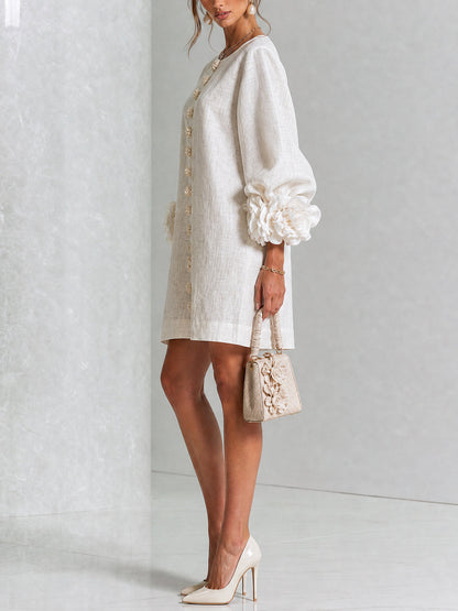 Alba | Vestido mini blanco con botones, estampado y puños florales.